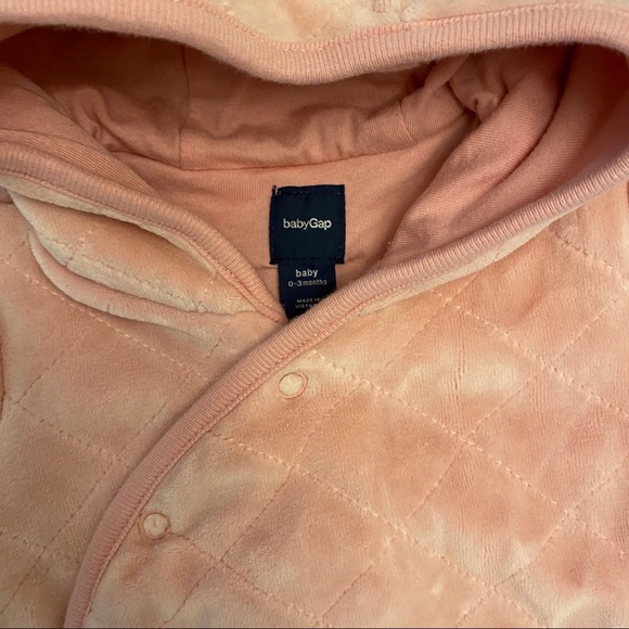 Gap pink quilt snowsuit 0-3 months - Picture 4 of 4